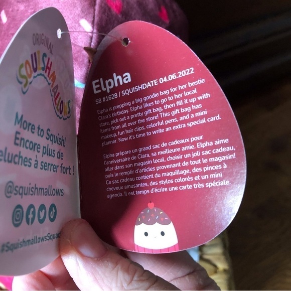 Squishmallows Elpha the Valintine's Day Cupcake (first to market) 8" - Picture 7 of 7